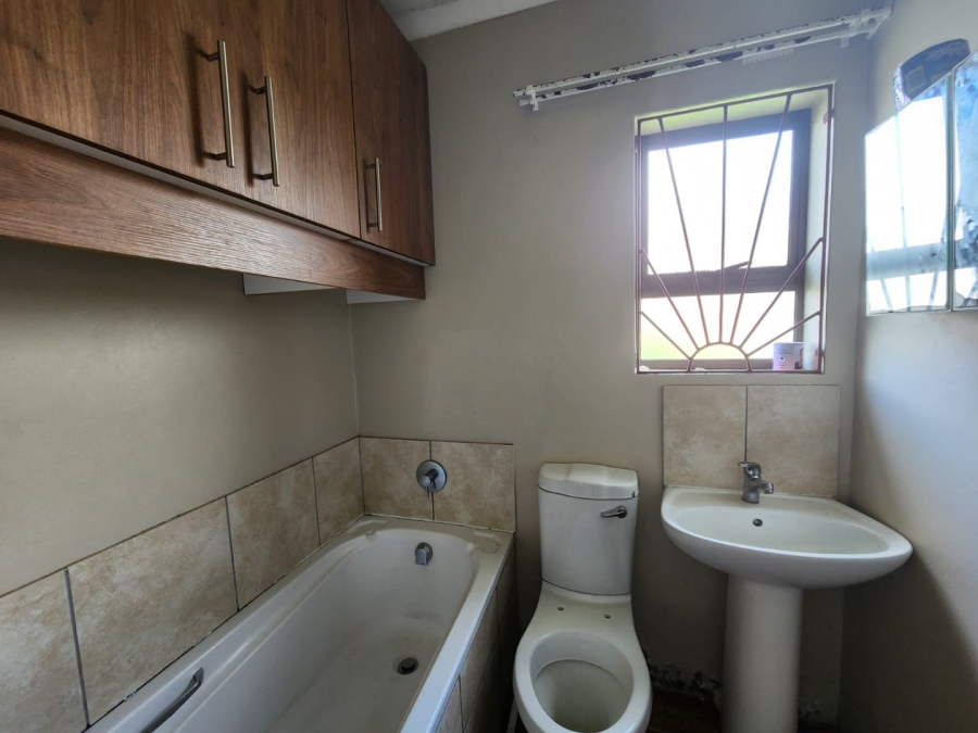 2 Bedroom Property for Sale in Levallia Western Cape